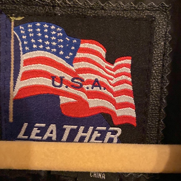 EUC Black Leather Jacket size large - Picture 2 of 13